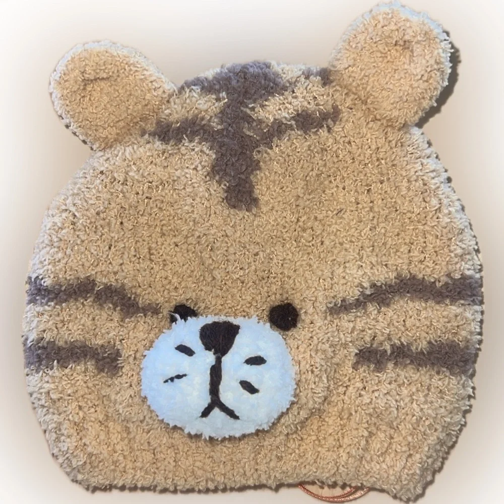 Powder UK bear paw fluffy mittens in super soft plush polyester / unisex - NWT